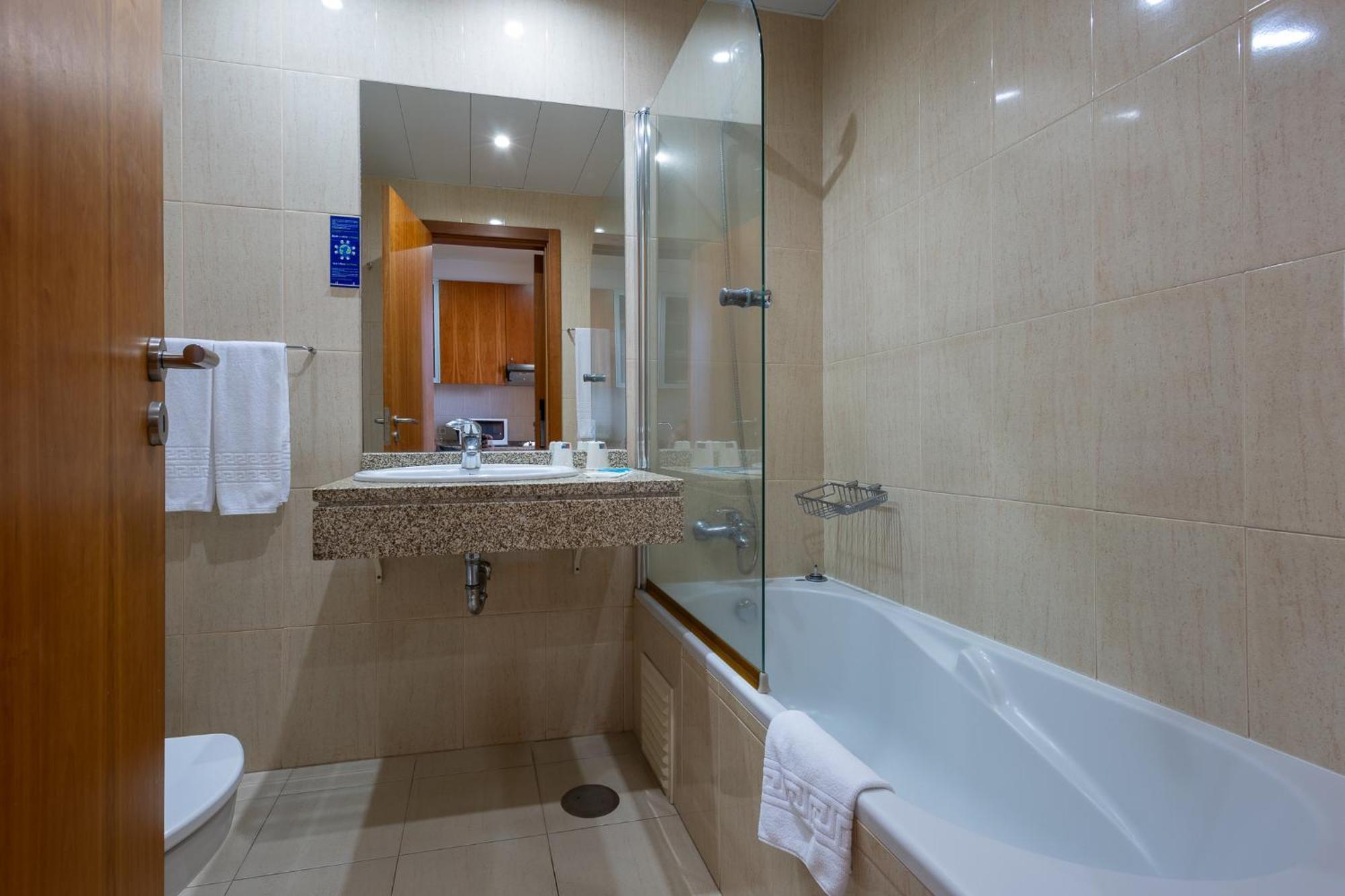 Hotel Apartamentos Geres Ribeiro Exterior photo