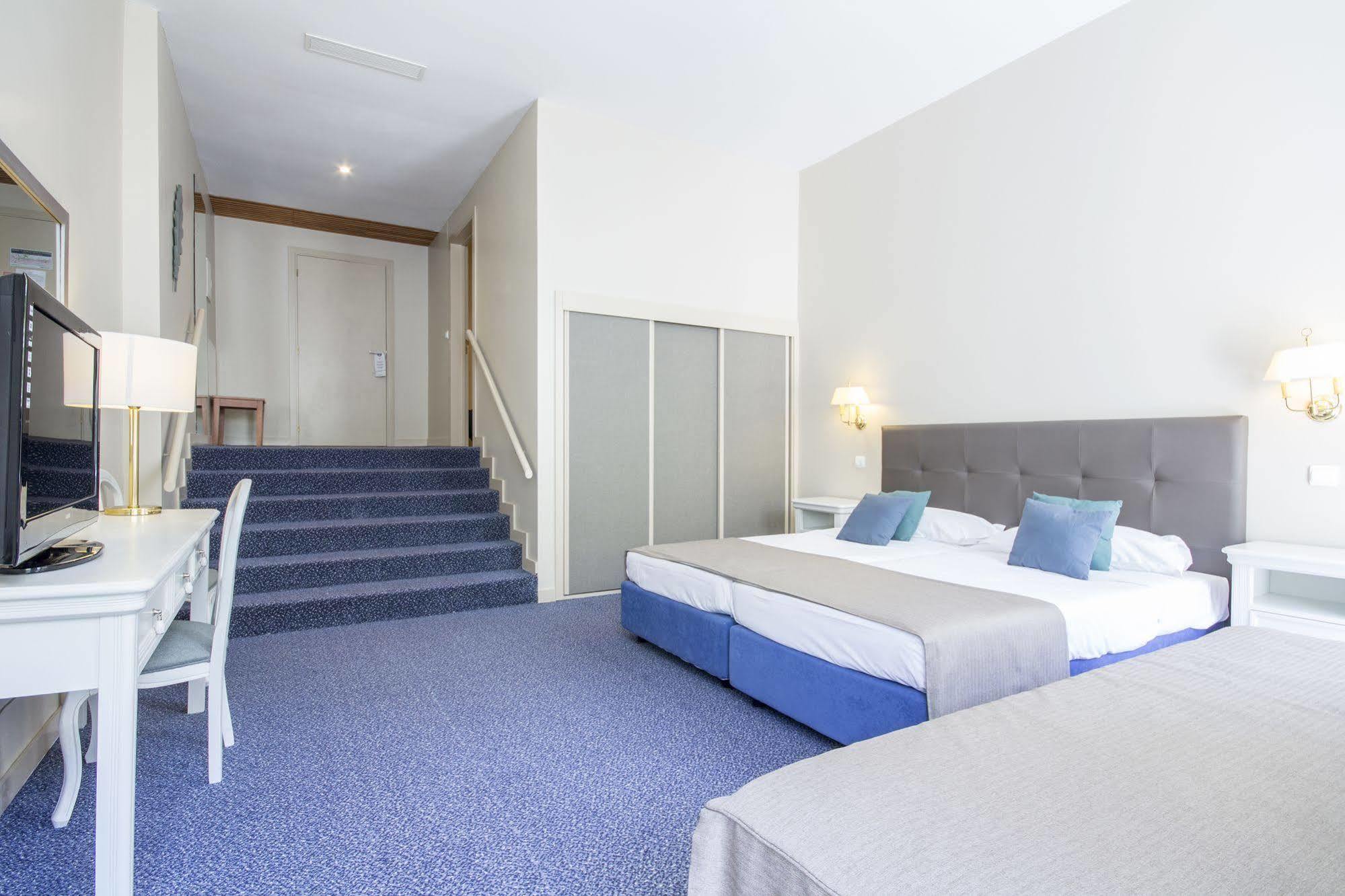 Hotel Apartamentos Geres Ribeiro Exterior photo